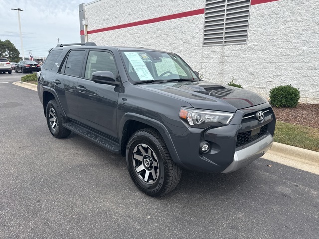 2024 Toyota 4Runner TRD Off-Road photo 2