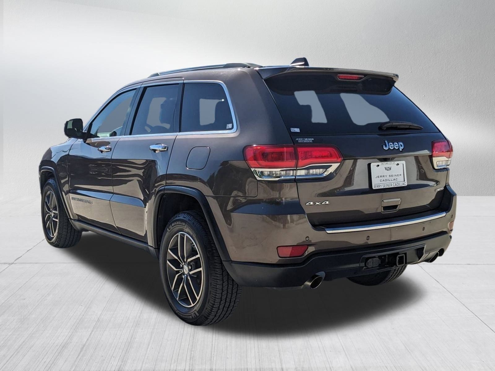 2017 Jeep Grand Cherokee Limited photo 2