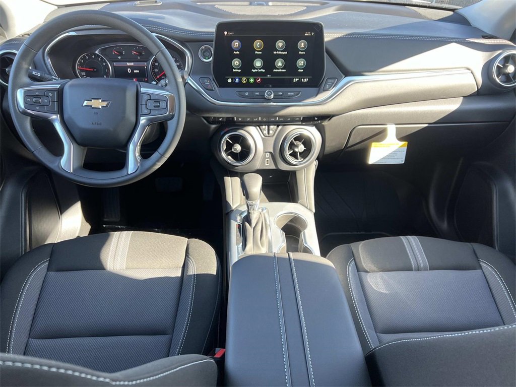 2025 Chevrolet Blazer 2LT photo 3