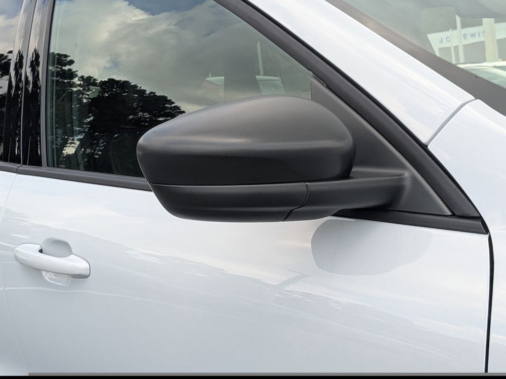 2025 Ford Escape ST-Line photo 8