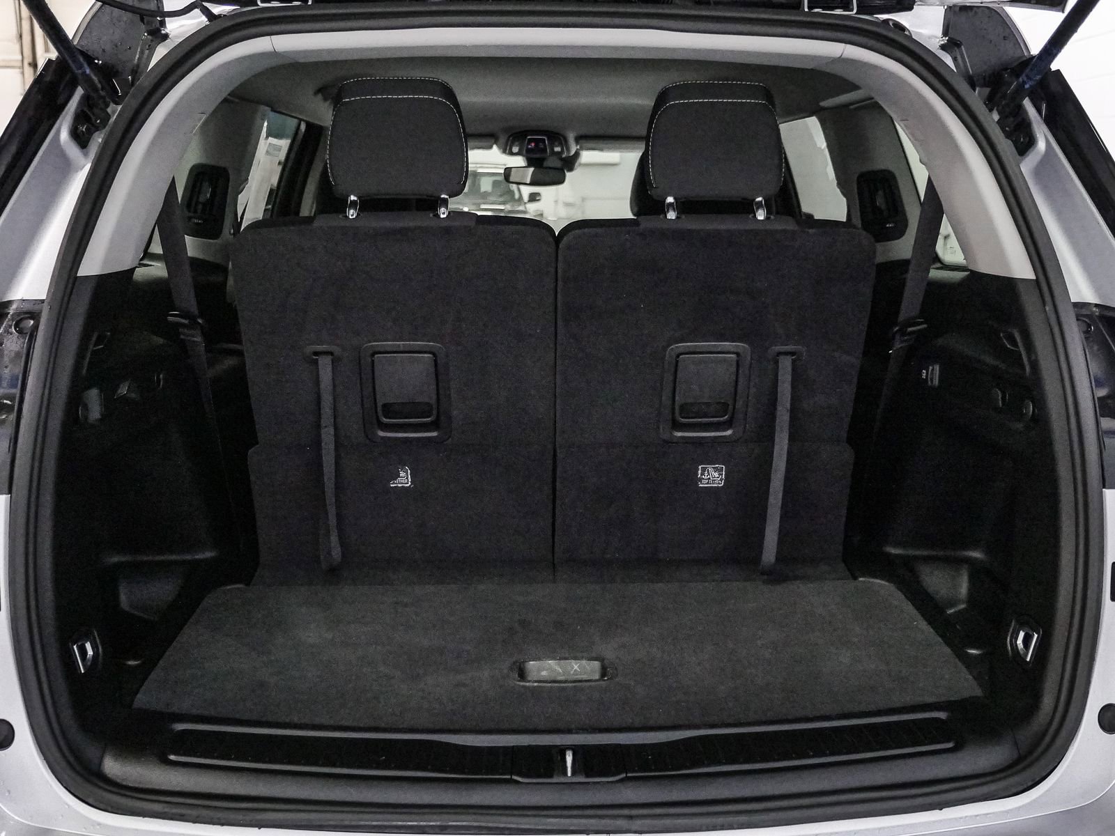 2023 Jeep Grand Cherokee Laredo Altitude photo 16