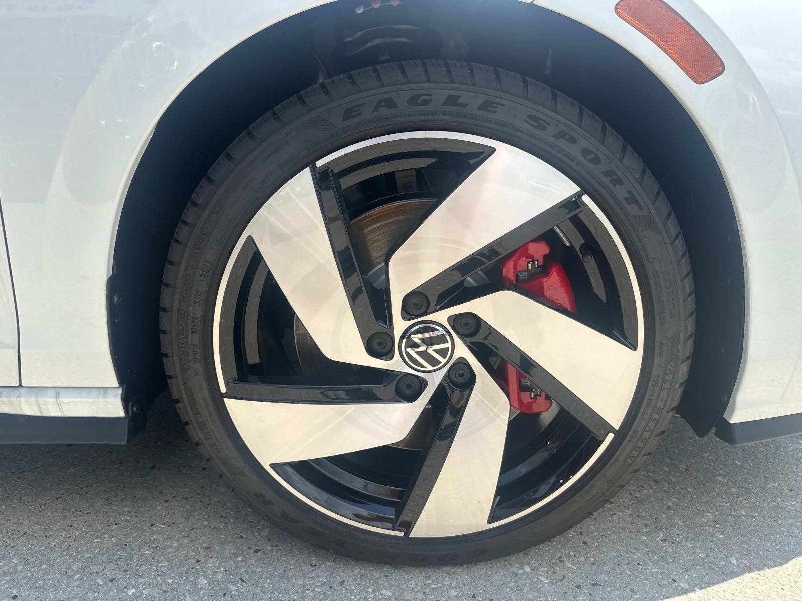 2025 Volkswagen Golf GTI S photo 3