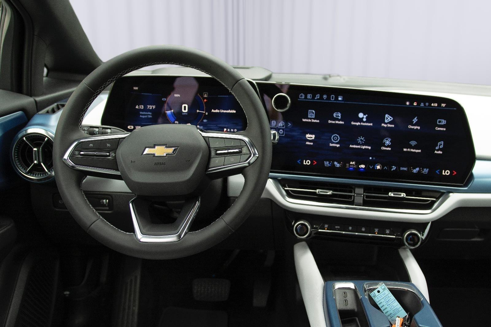 2025 Chevrolet Equinox EV 1LT photo 12