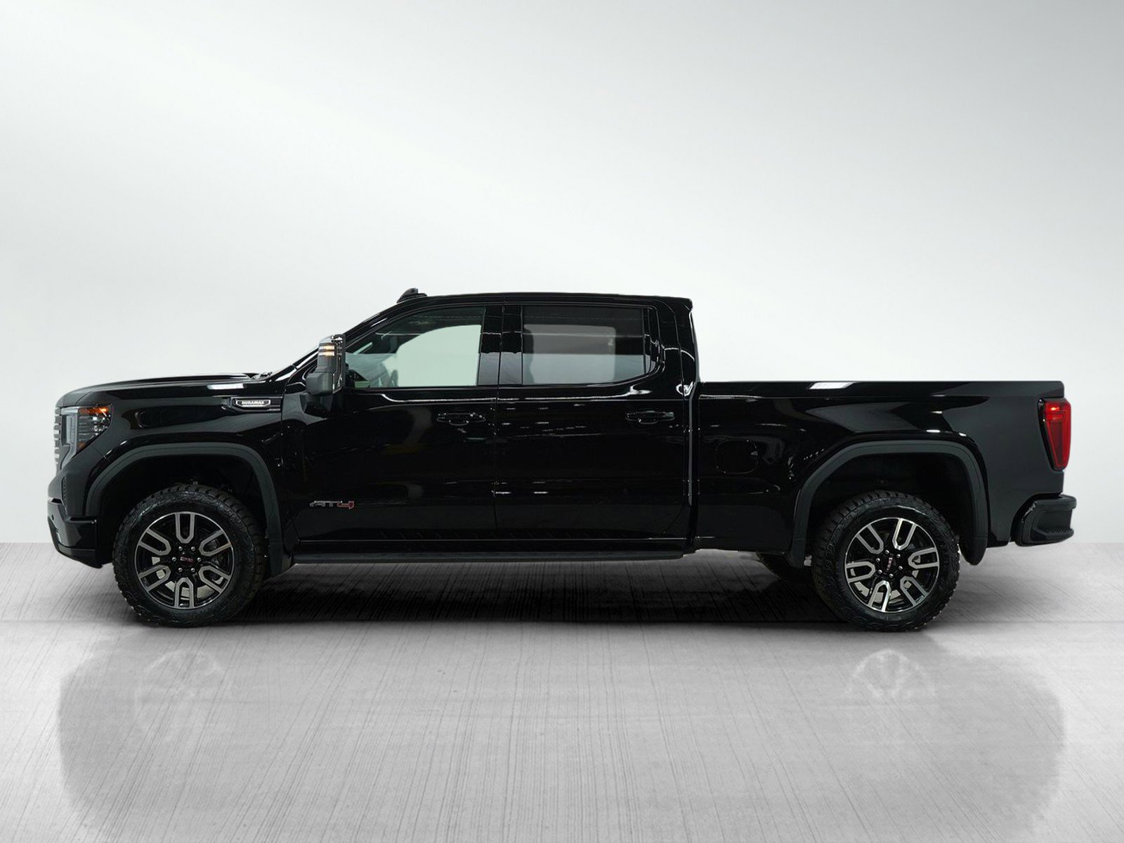 Used 2024 GMC Sierra 1500 AT4 with VIN 1GTUUEE85RZ407306 for sale in Bloomington, Minnesota