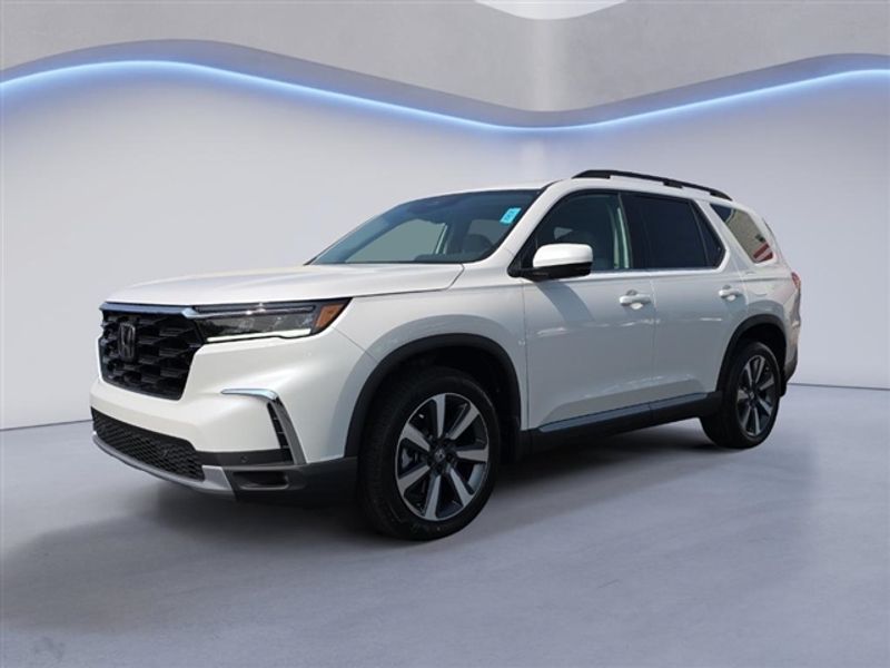 2025 Honda Pilot Touring's photo
