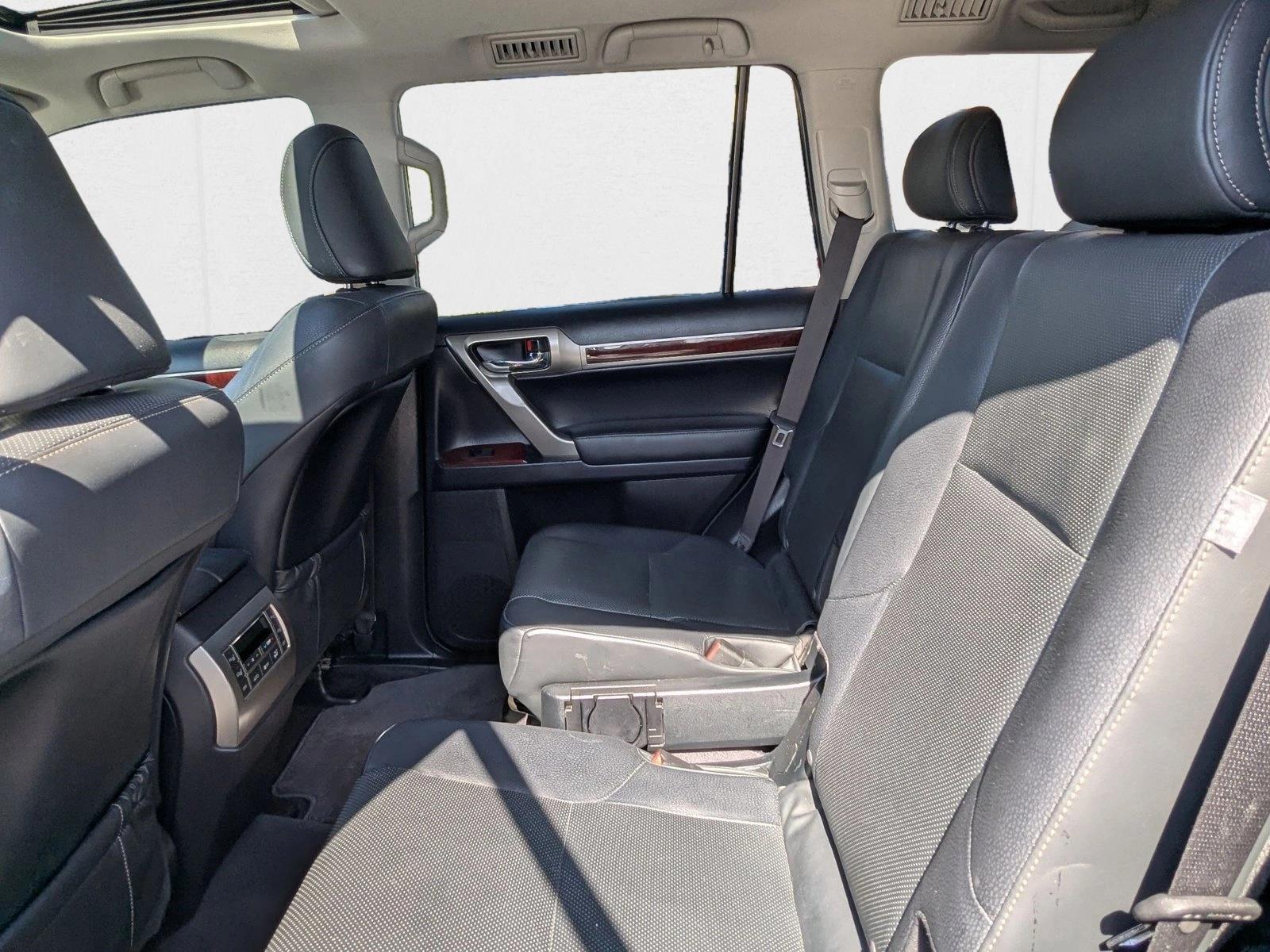 2019 Lexus GX 460 photo 17