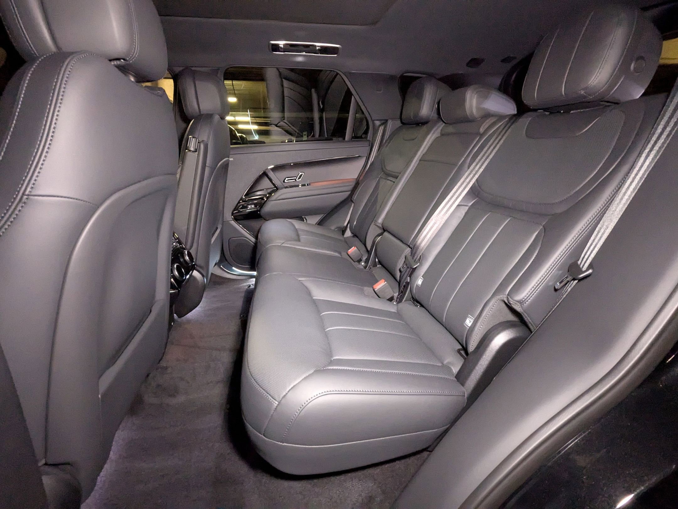 2025 Land Rover Range Rover Sport SE photo 16