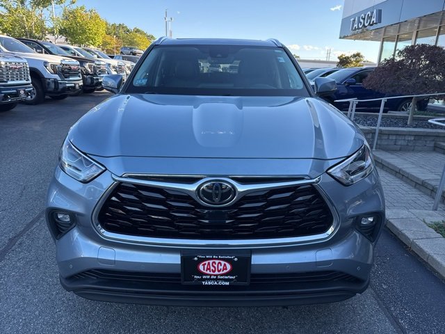 2020 Toyota Highlander Limited photo 2