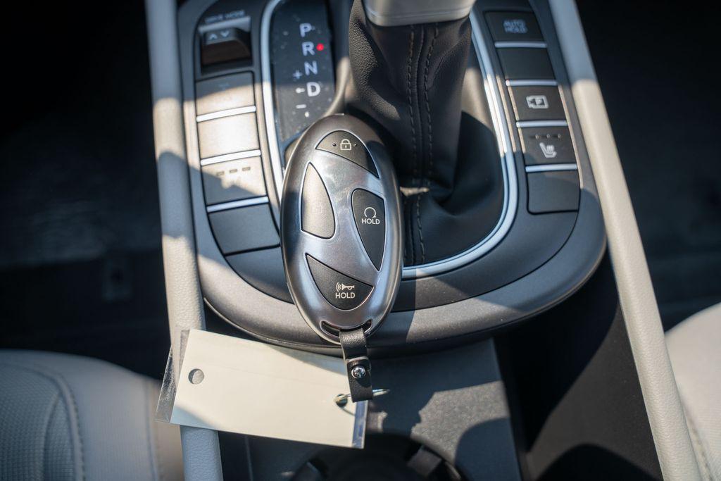 2026 Hyundai Kona SEL photo 26