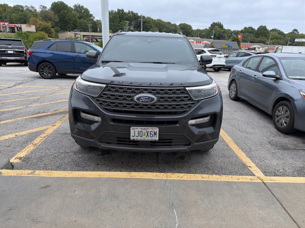 Used 2024 Ford Explorer XLT with VIN 1FMSK7DH5RGA20997 for sale in Kansas City