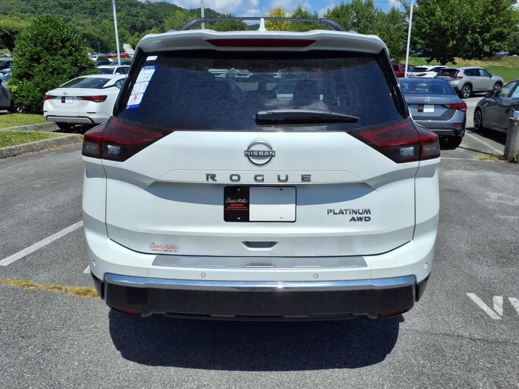 2026 Nissan Rogue Platinum photo 4