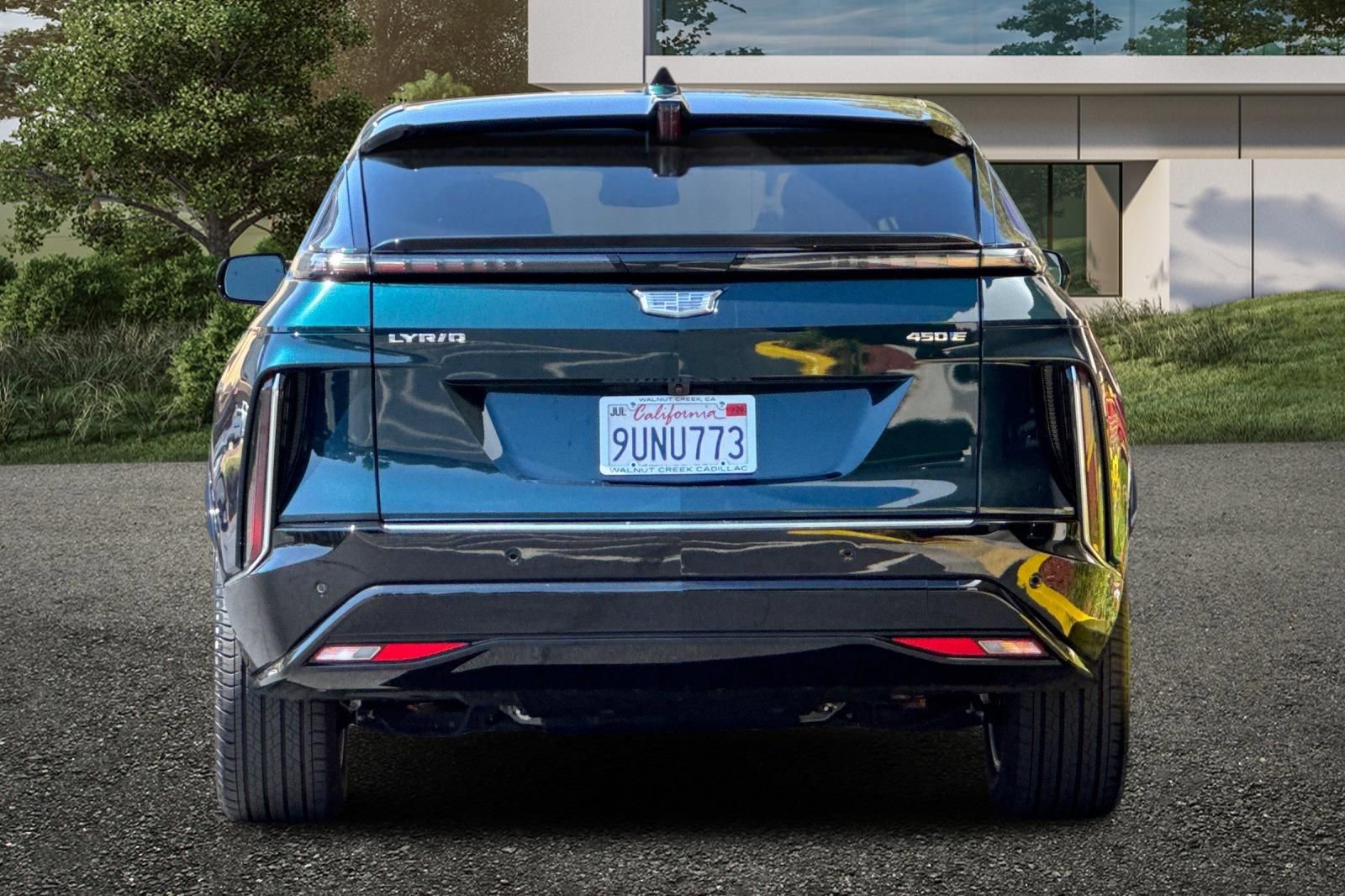 2025 Cadillac Lyriq Luxury photo 4