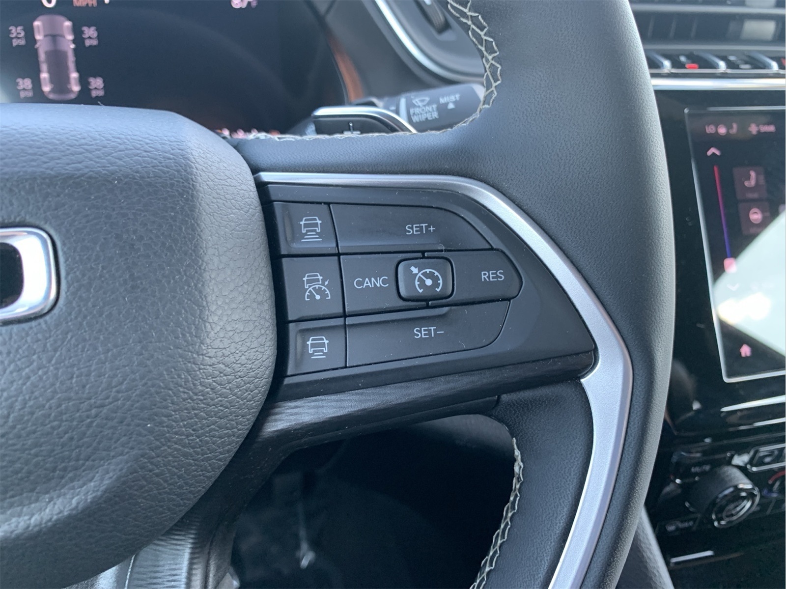 2024 Jeep Grand Cherokee Altitude X photo 17