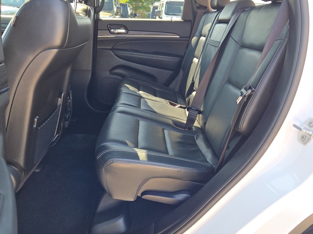 2021 Jeep Grand Cherokee Anniversary Edition photo 16