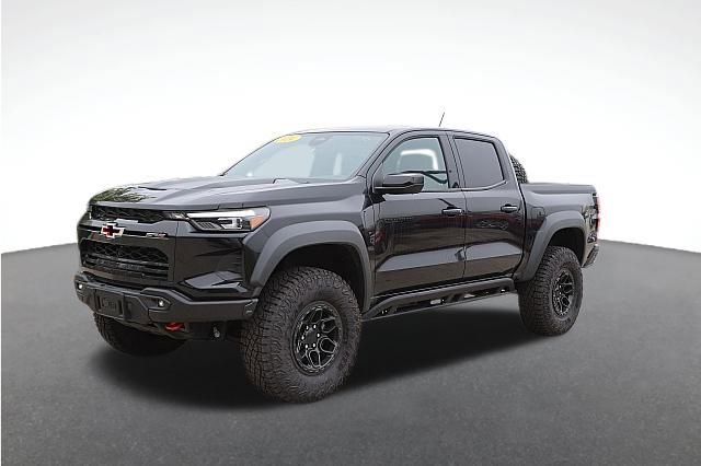 2024 Chevrolet Colorado ZR2 photo 2