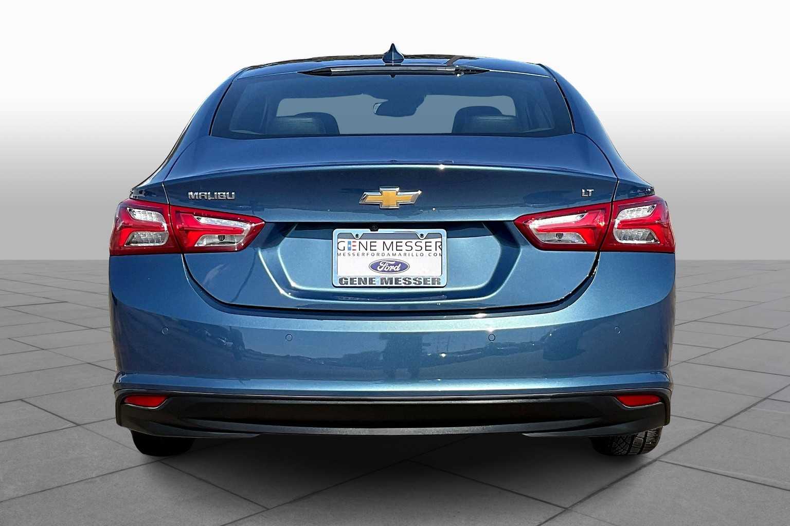 2024 Chevrolet Malibu Premier 2LT photo 4