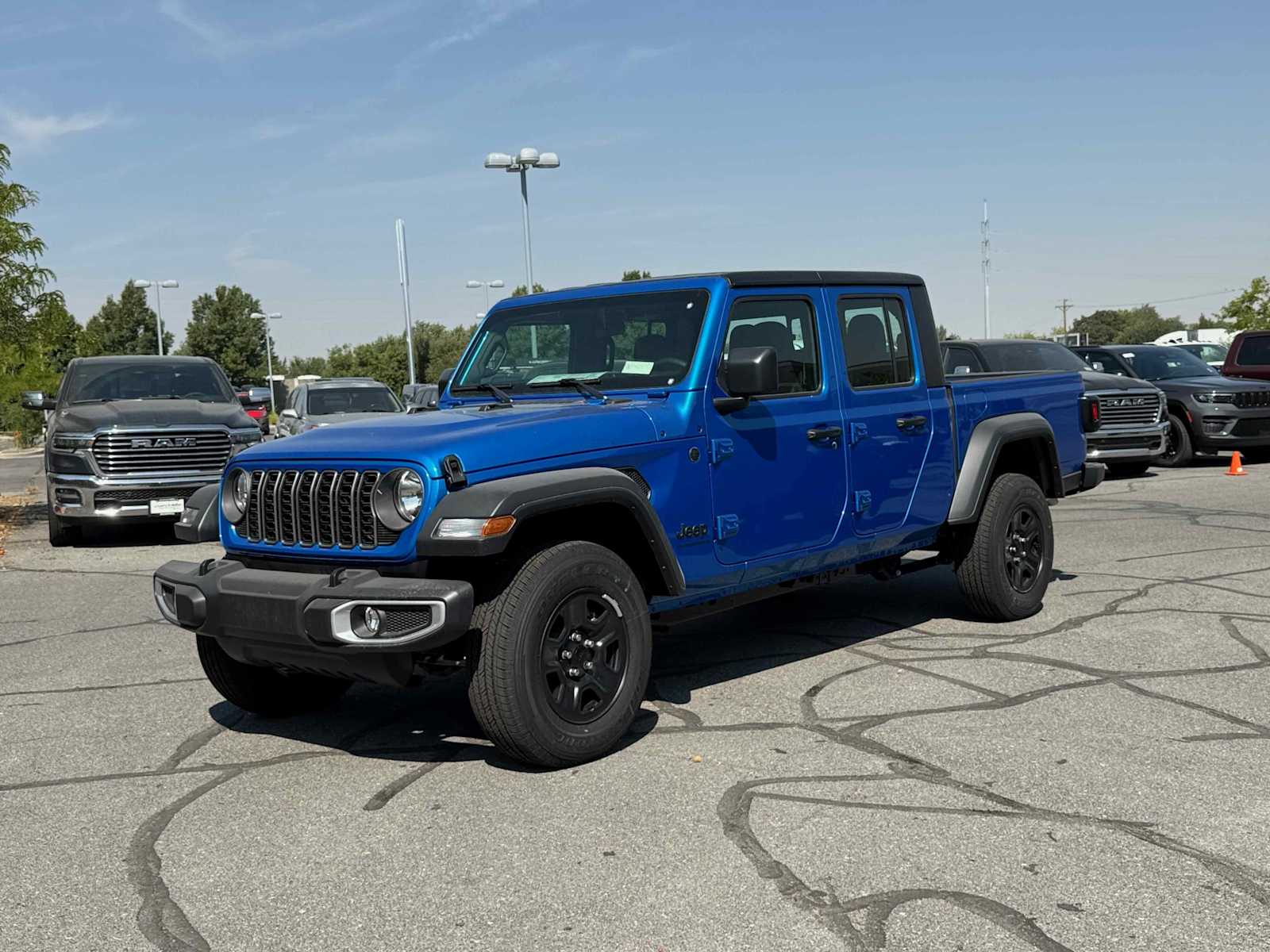 2025 Jeep Gladiator Sport's photo