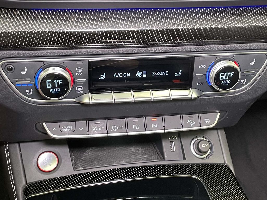 2023 Audi SQ5 Prestige photo 32