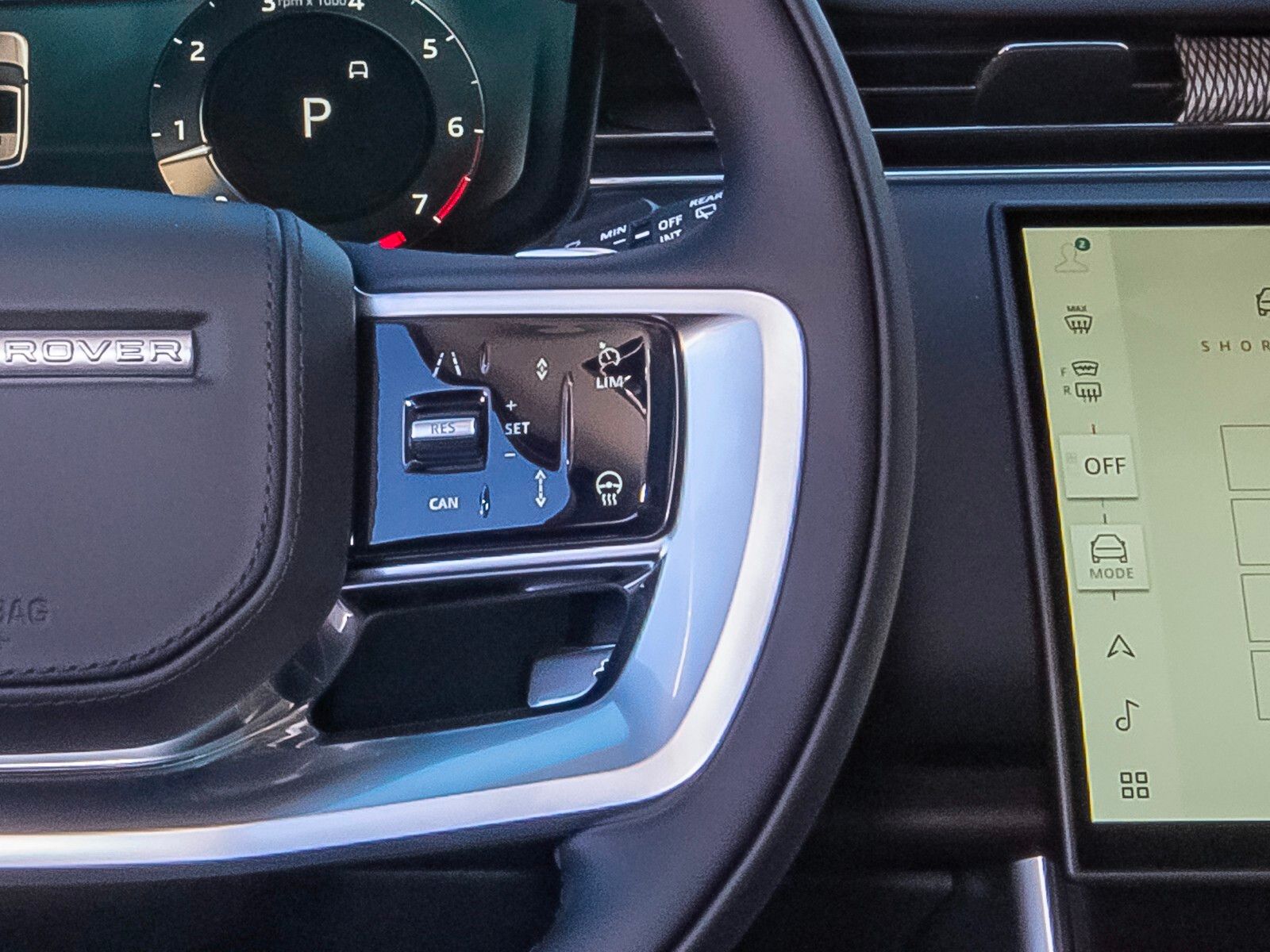 2025 Land Rover Range Rover SE photo 16