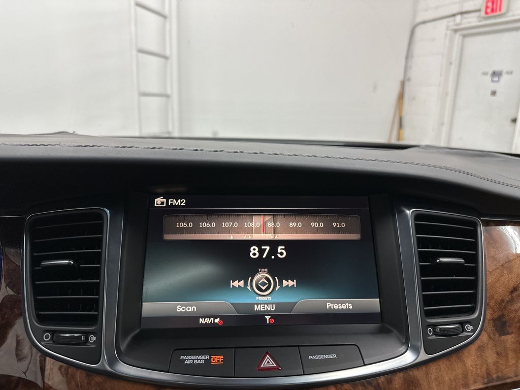2014 Hyundai Equus Signature photo 13