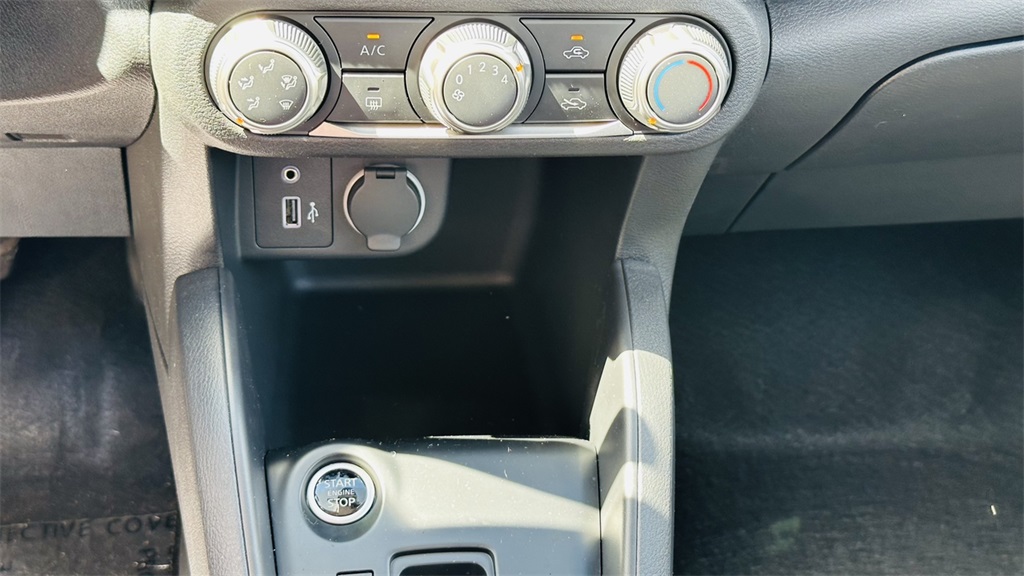 2025 Nissan Kicks Play S photo 21