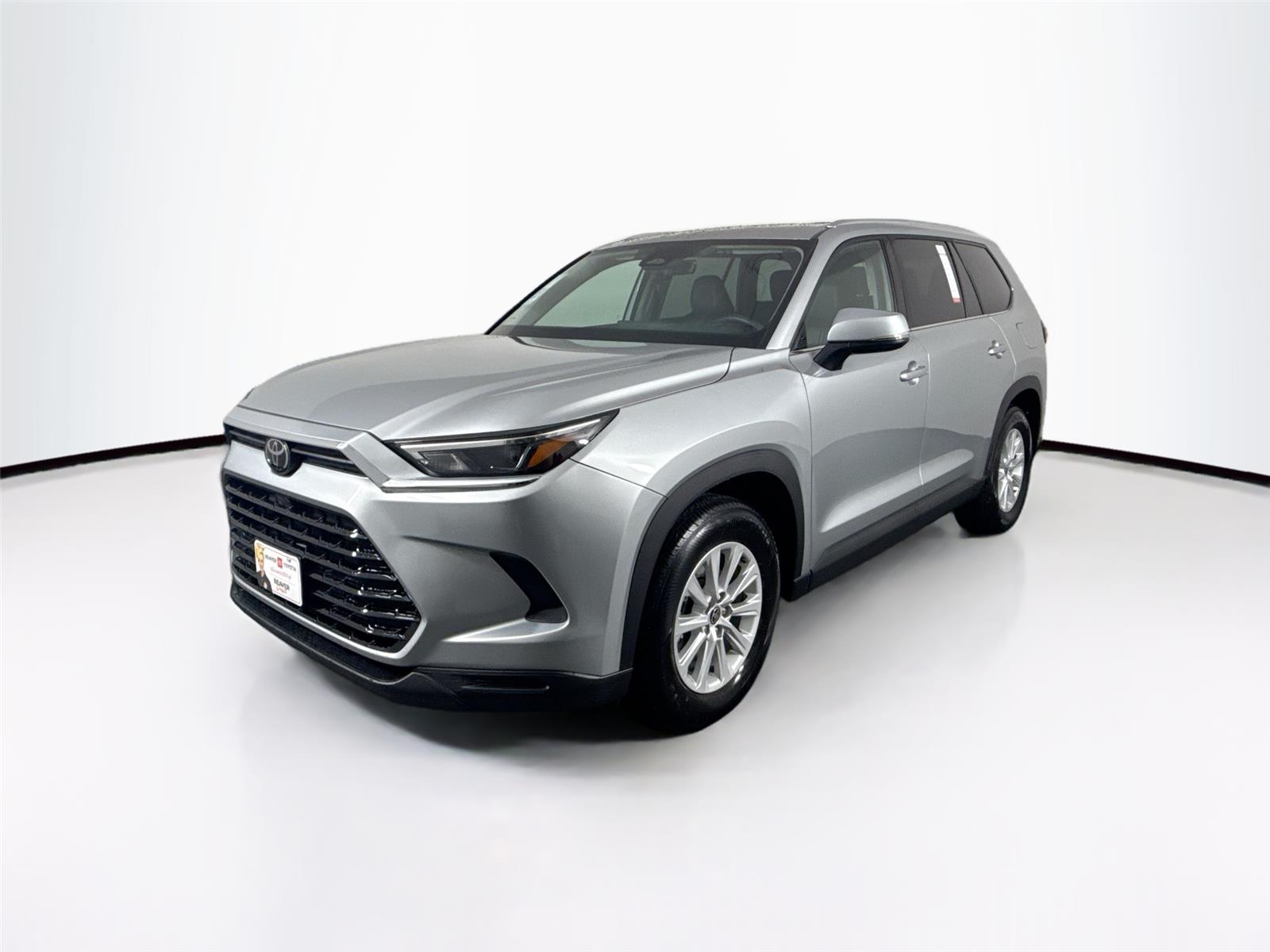2024 Toyota Grand Highlander XLE photo 2