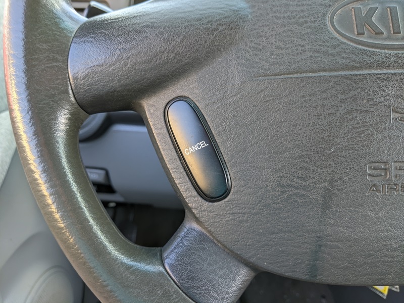 2005 Kia Sedona LX photo 7