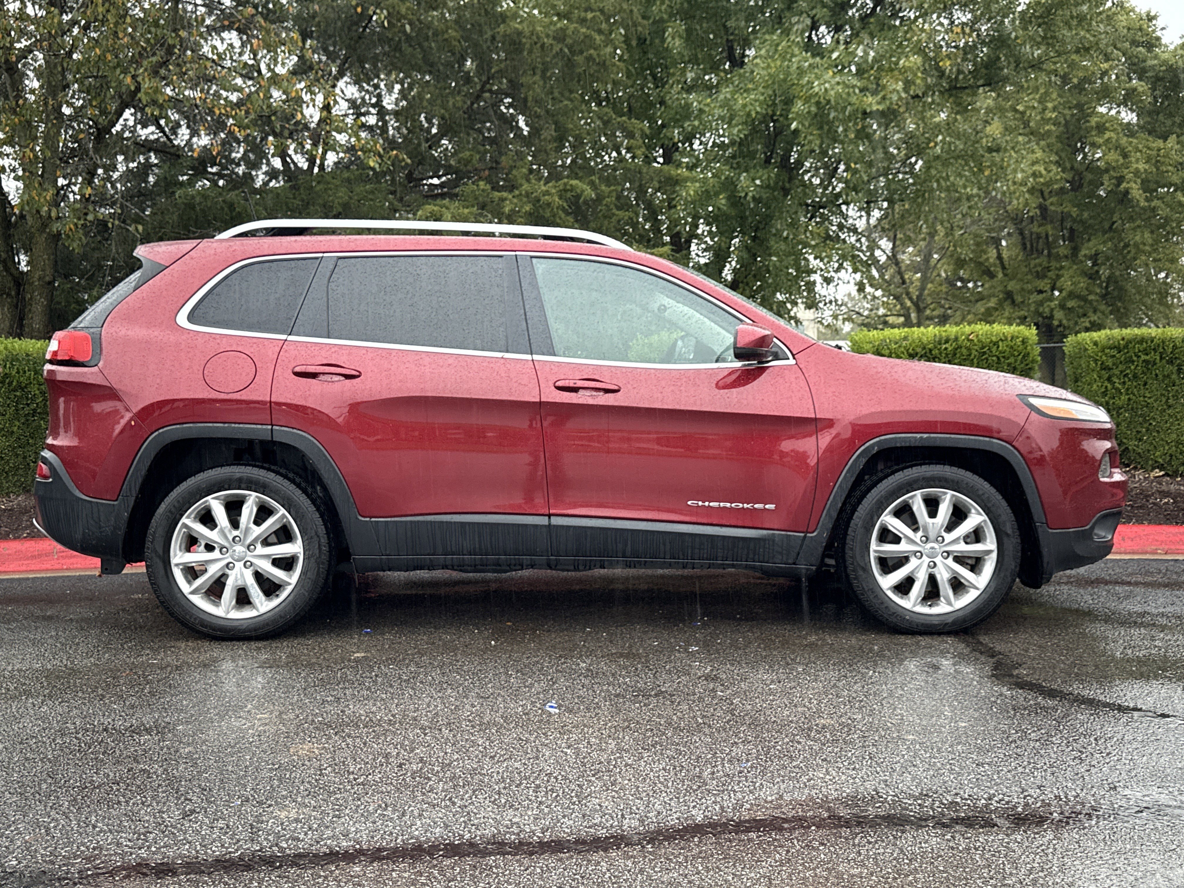 Used 2017 Jeep Cherokee Limited with VIN 1C4PJLDB3HW533591 for sale in Bentonville, AR