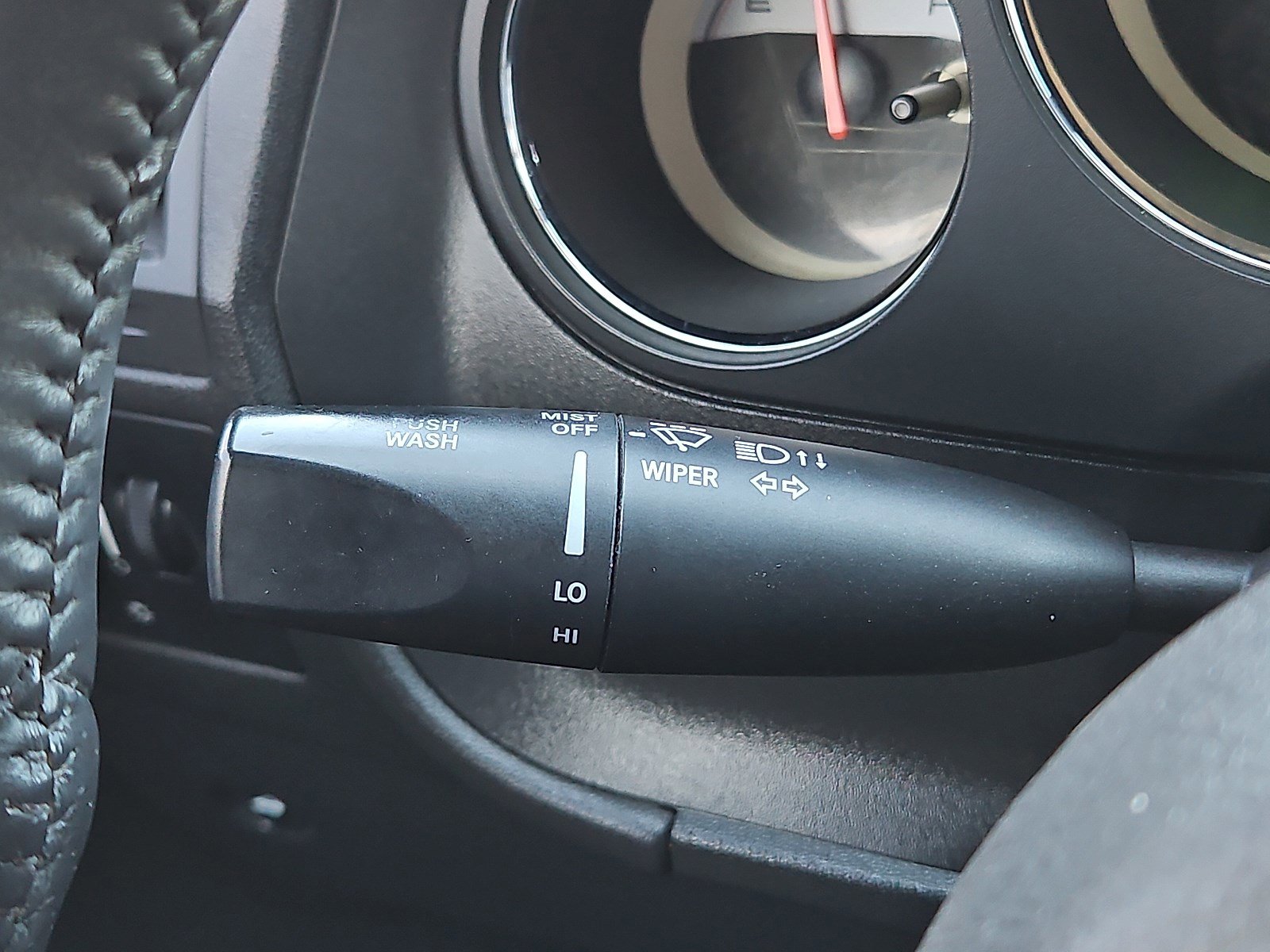 2014 Dodge Challenger R/T photo 36