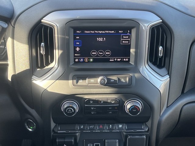 2025 Chevrolet Silverado 2500HD Custom photo 14