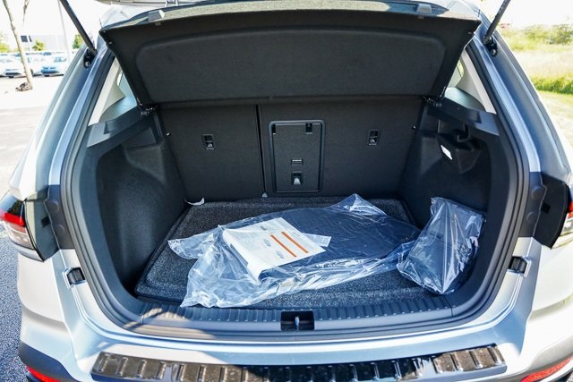 2025 Volkswagen Taos S photo 22