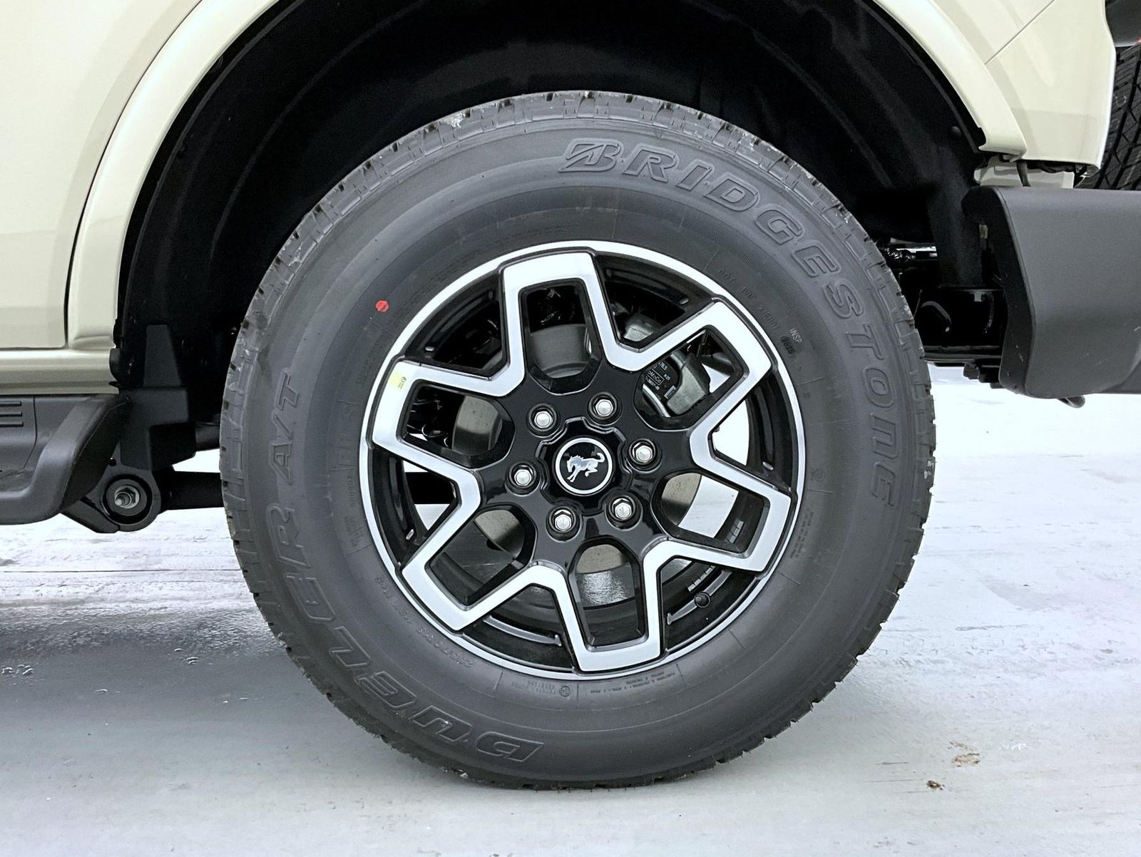 2025 Ford Bronco Outer Banks photo 18