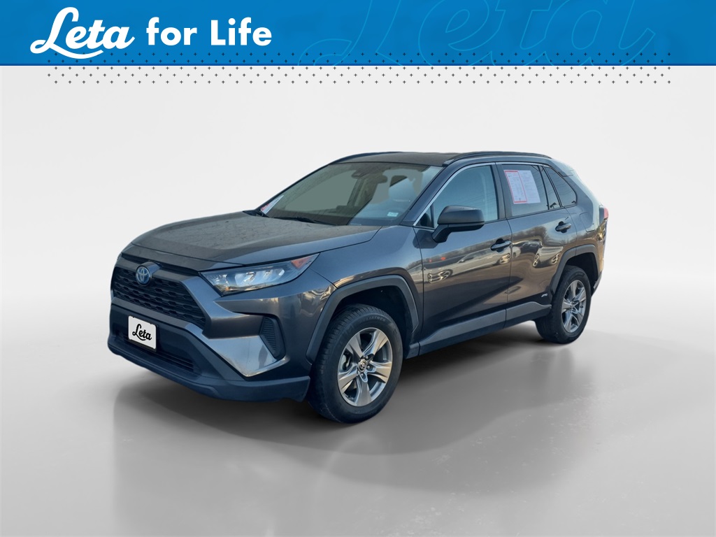 2022 Toyota RAV4 LE's photo