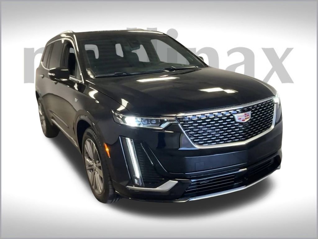 2025 Cadillac XT6 Premium Luxury photo 3