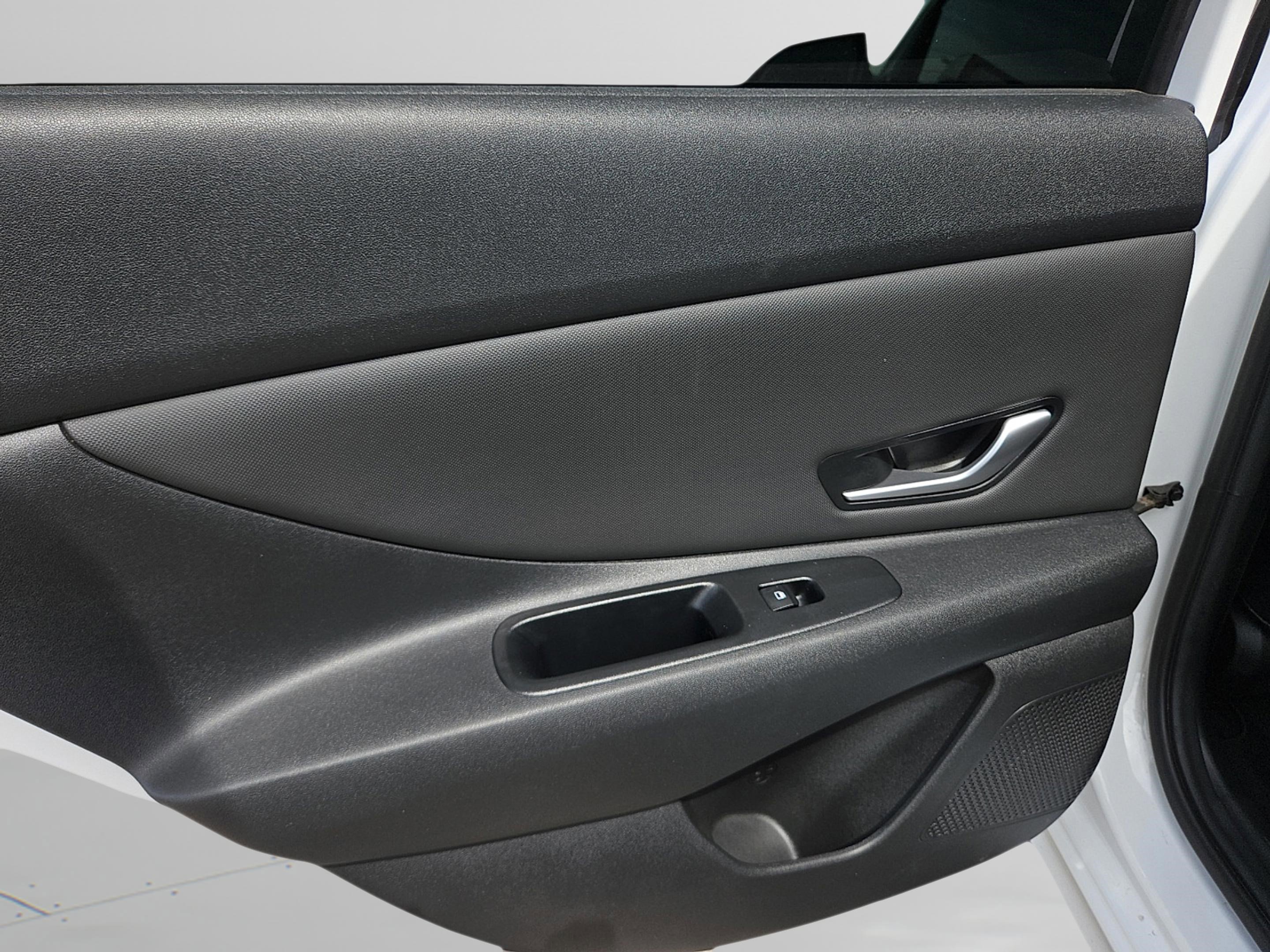 2023 Hyundai Elantra Limited photo 10