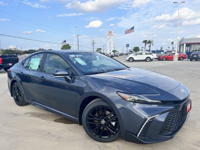 2026 Toyota Camry SE's photo