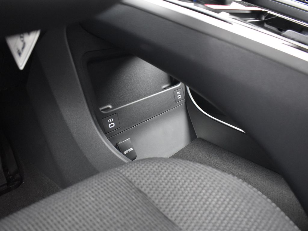 2025 Subaru Solterra Premium photo 18