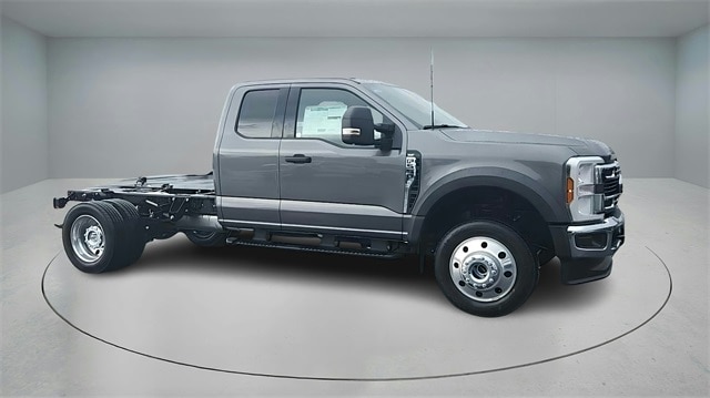 2026 Ford F-550 XLT photo 2