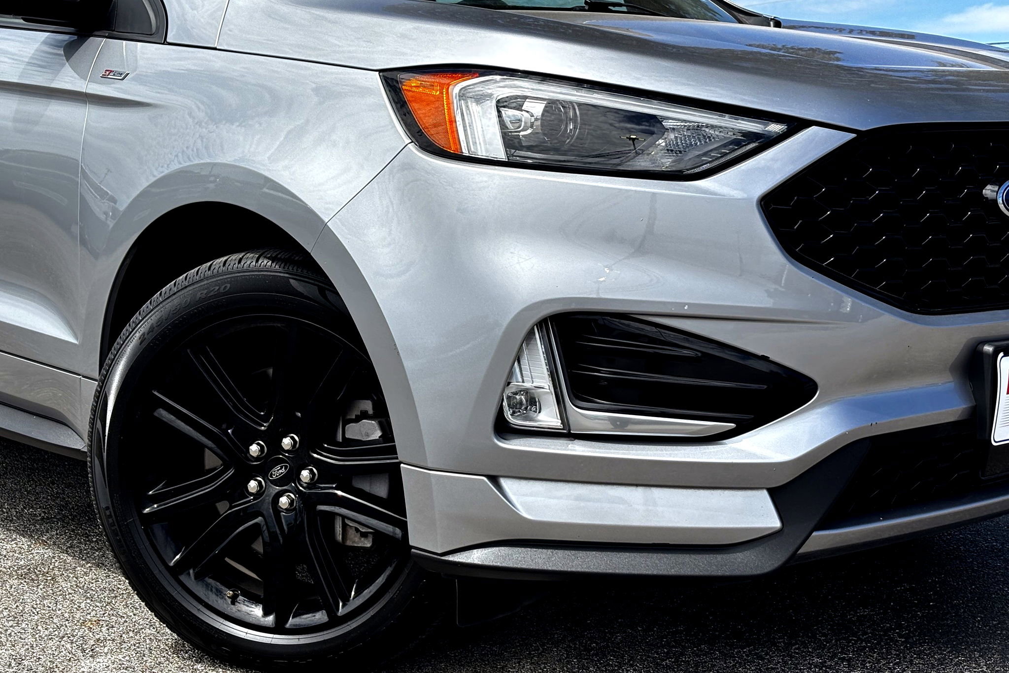 2021 Ford Edge ST-Line photo 2
