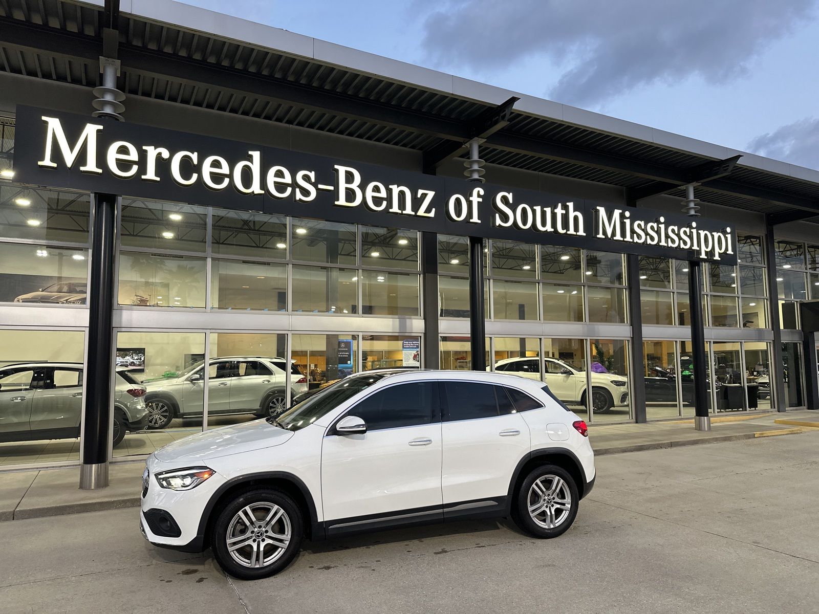 2023 Mercedes-Benz GLA Base's photo
