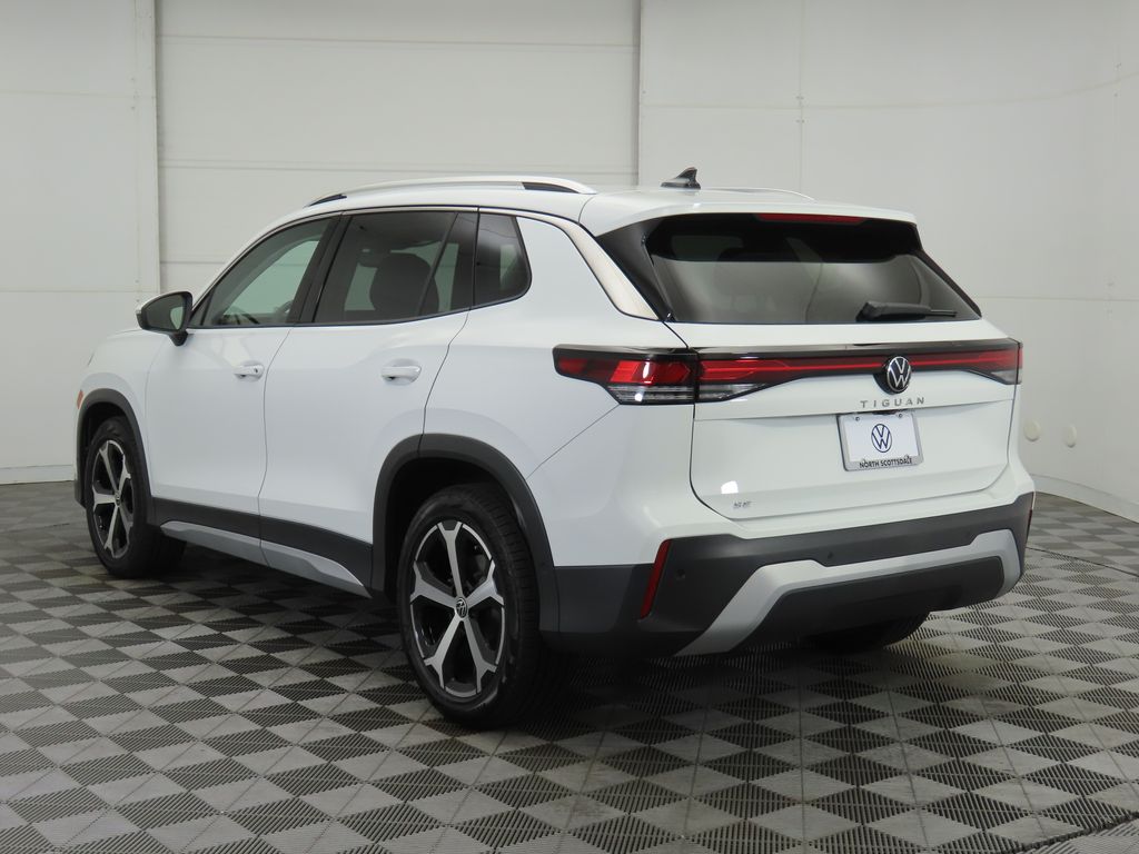 2025 Volkswagen Tiguan SE photo 8