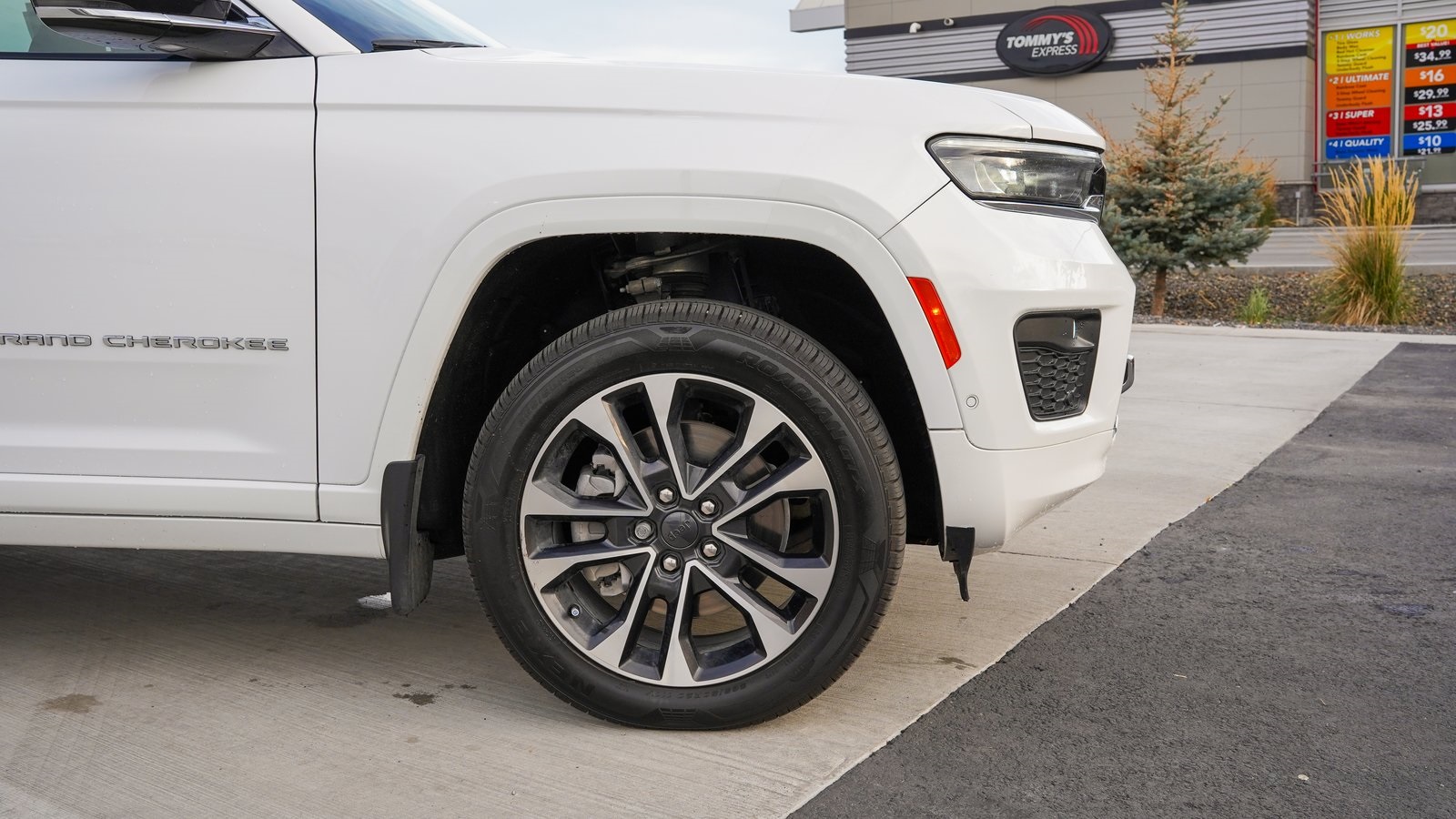 2022 Jeep Grand Cherokee Overland photo 5