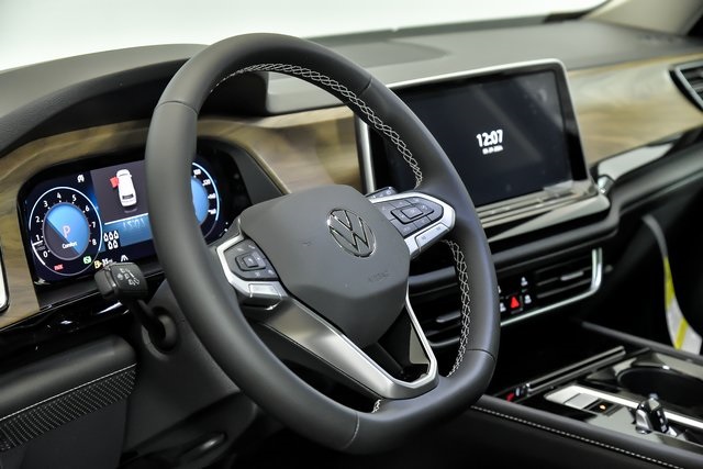 2026 Volkswagen Atlas SE Technology photo 9