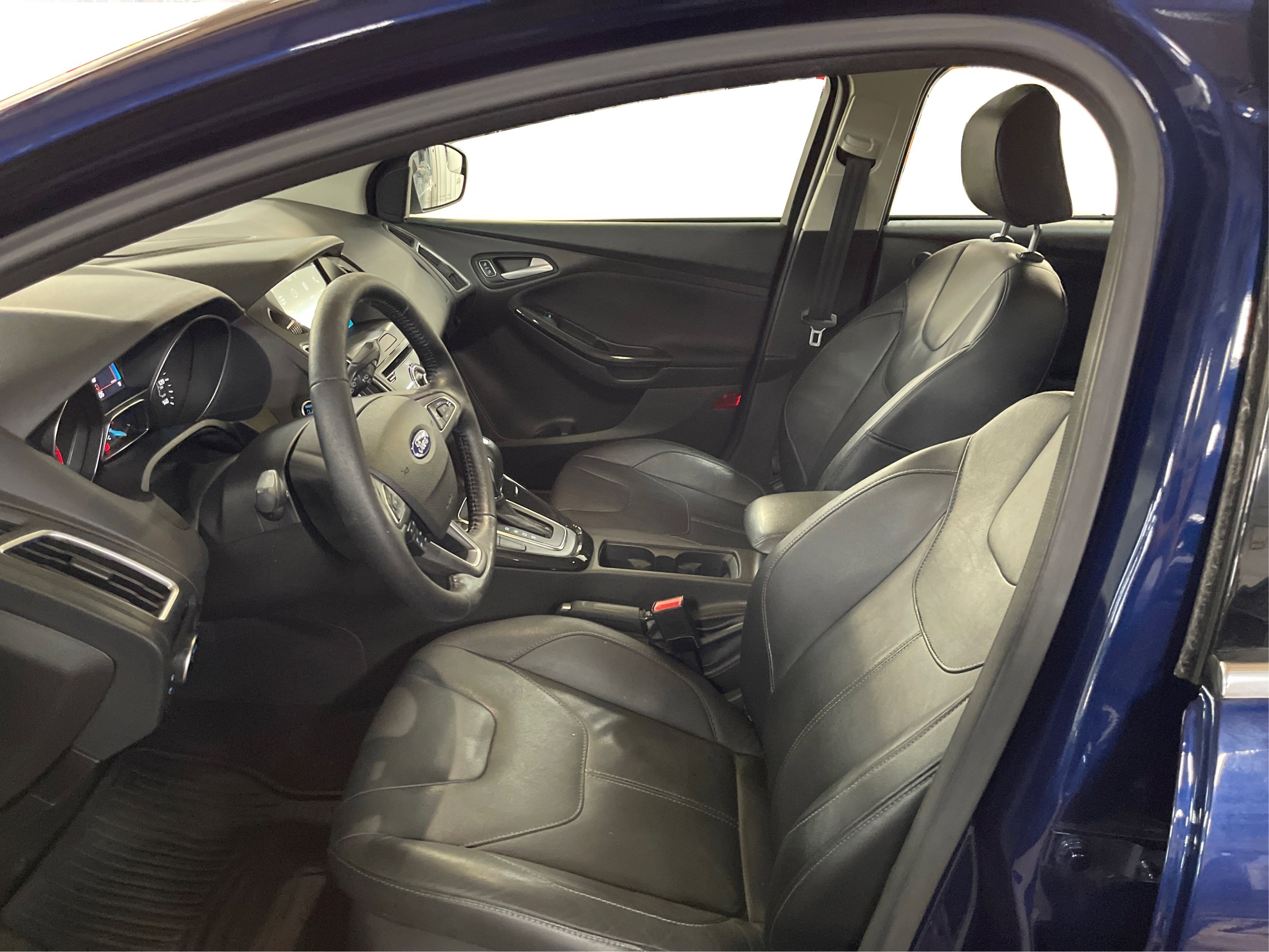 2016 Ford Focus Titanium photo 20