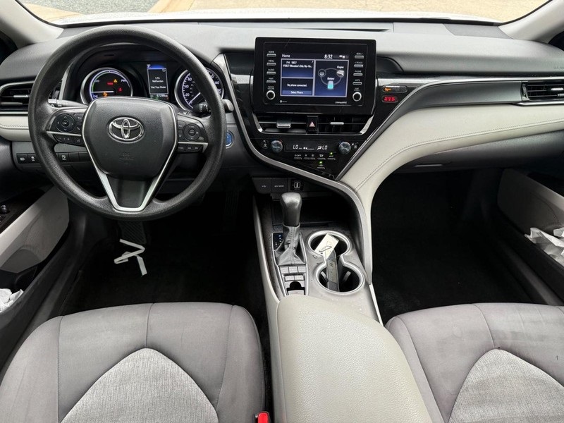 2023 Toyota Camry Hybrid LE photo 11