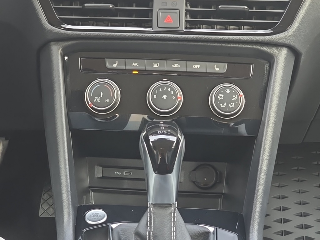 2025 Volkswagen Taos S photo 15