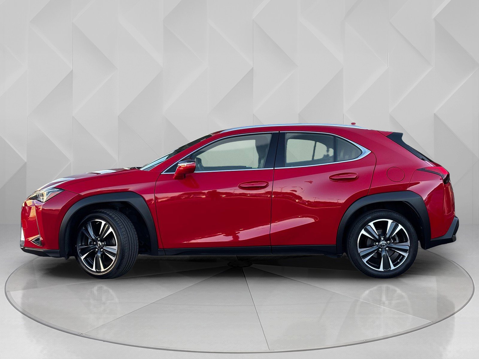2019 Lexus UX 200 photo 2