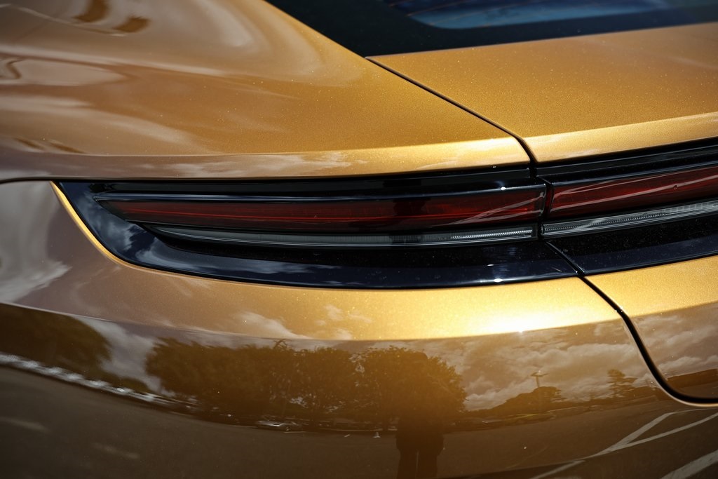 2025 Porsche Panamera 4 photo 14