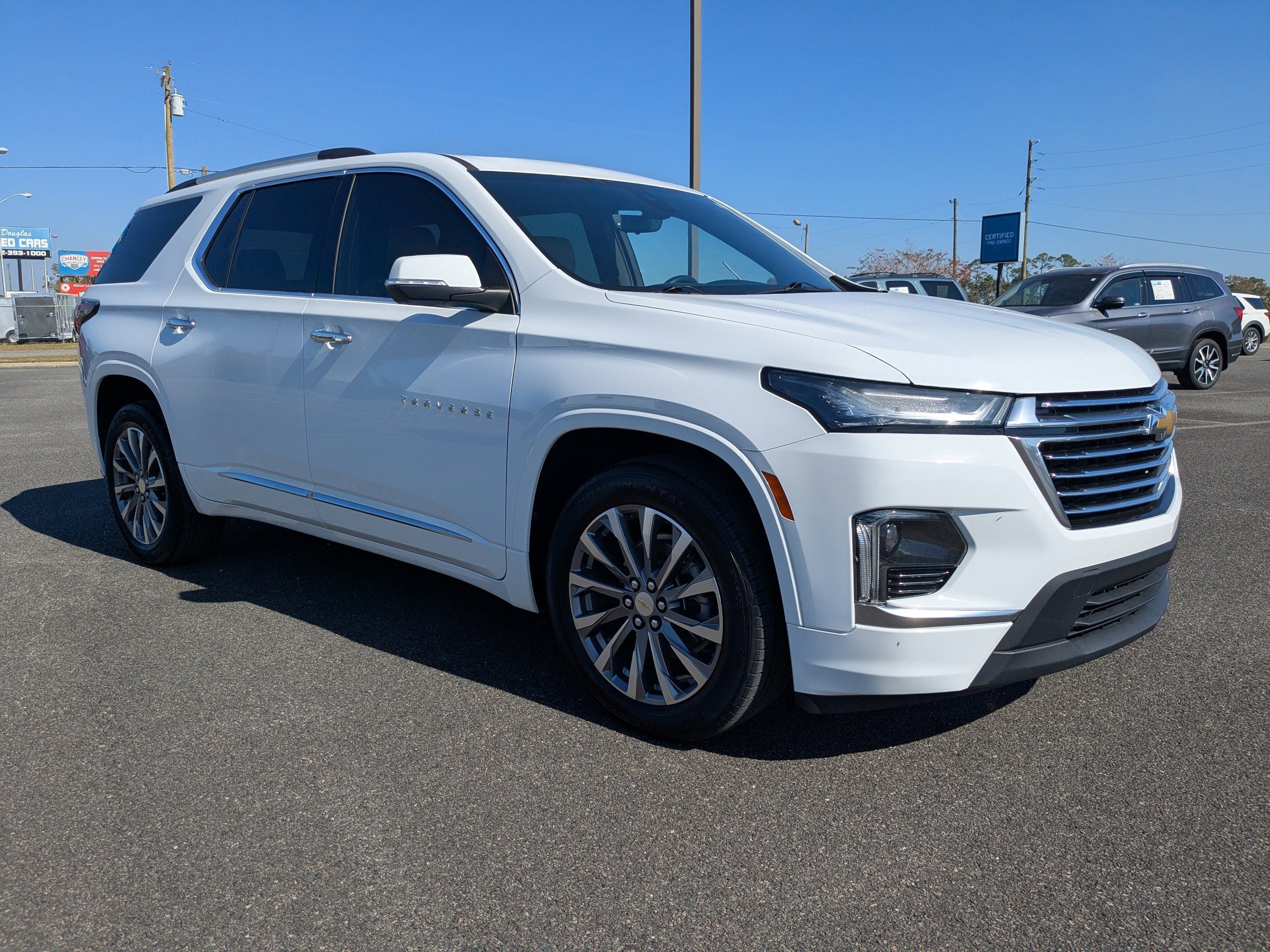 2022 Chevrolet Traverse Premier's photo