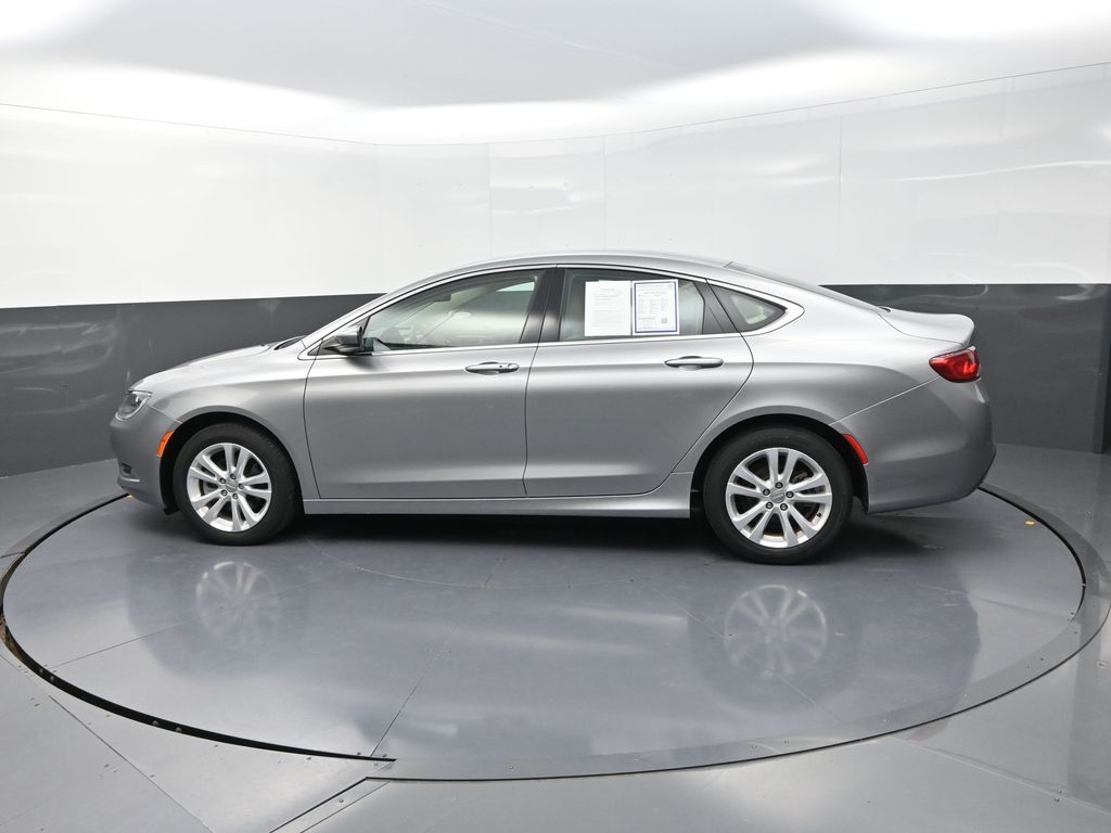 2016 Chrysler 200 Limited photo 4